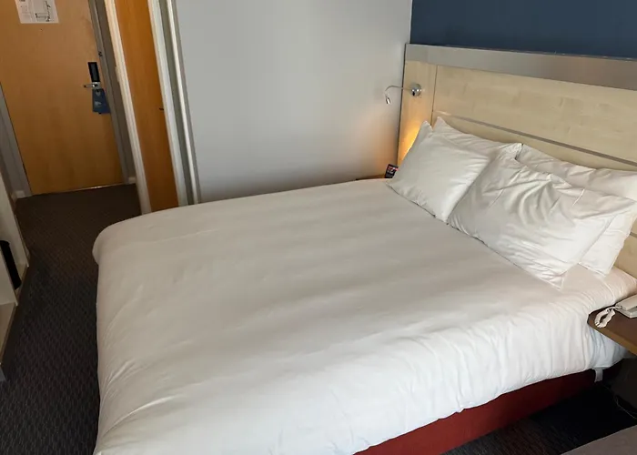 Holiday Inn Express Swindon City Centre By Ihg