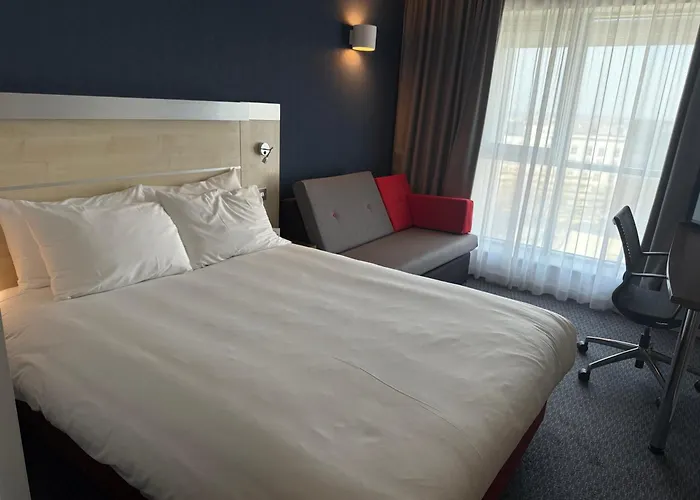 Holiday Inn Express Swindon City Centre By Ihg