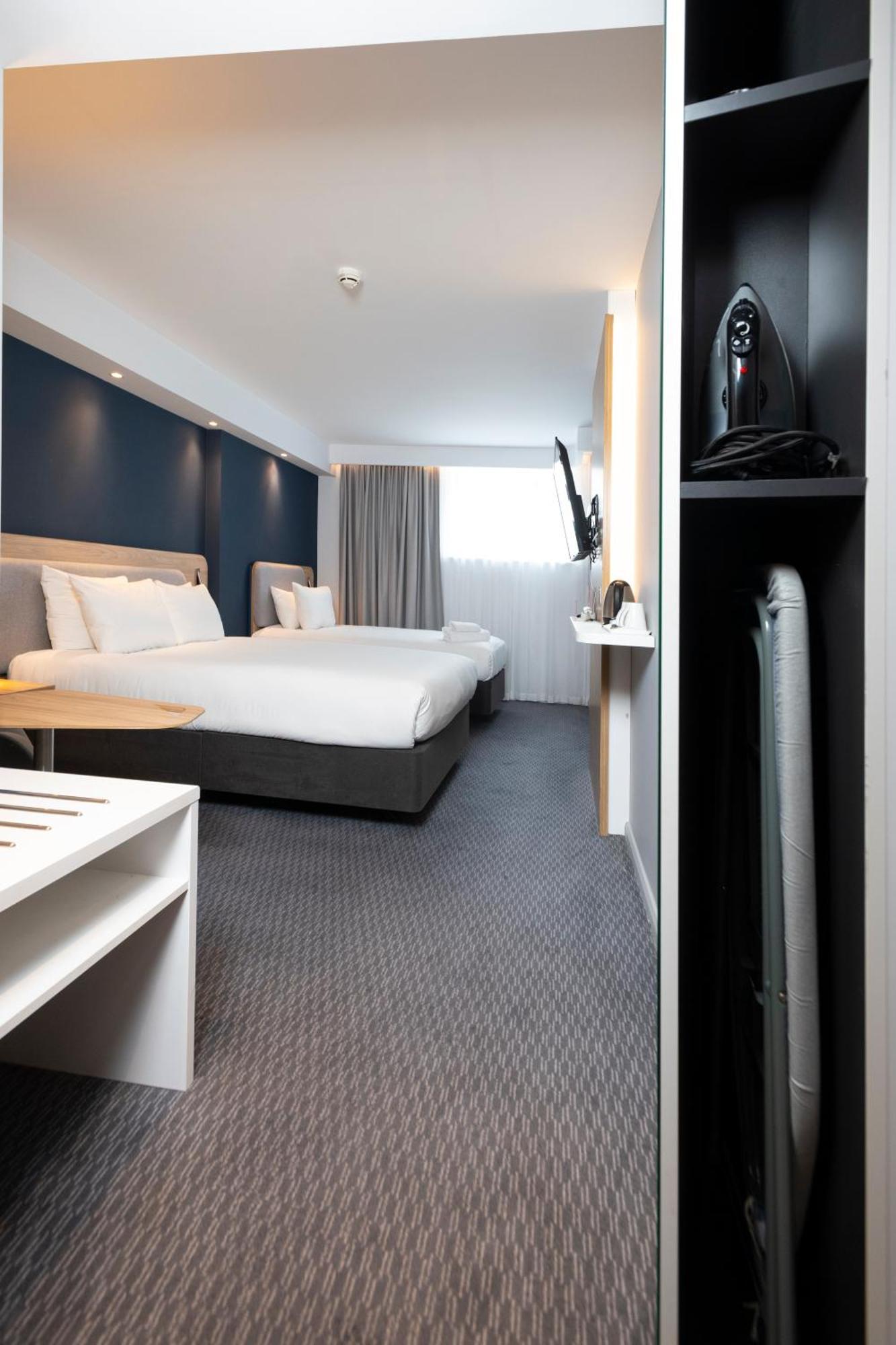 Express Centre By Ihg 3* Swindon