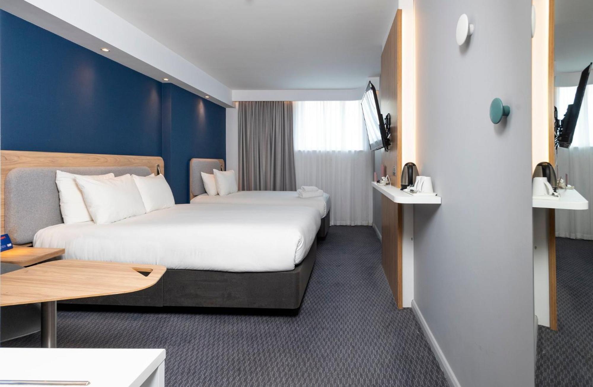 Express Centre By Ihg Hotel 3*